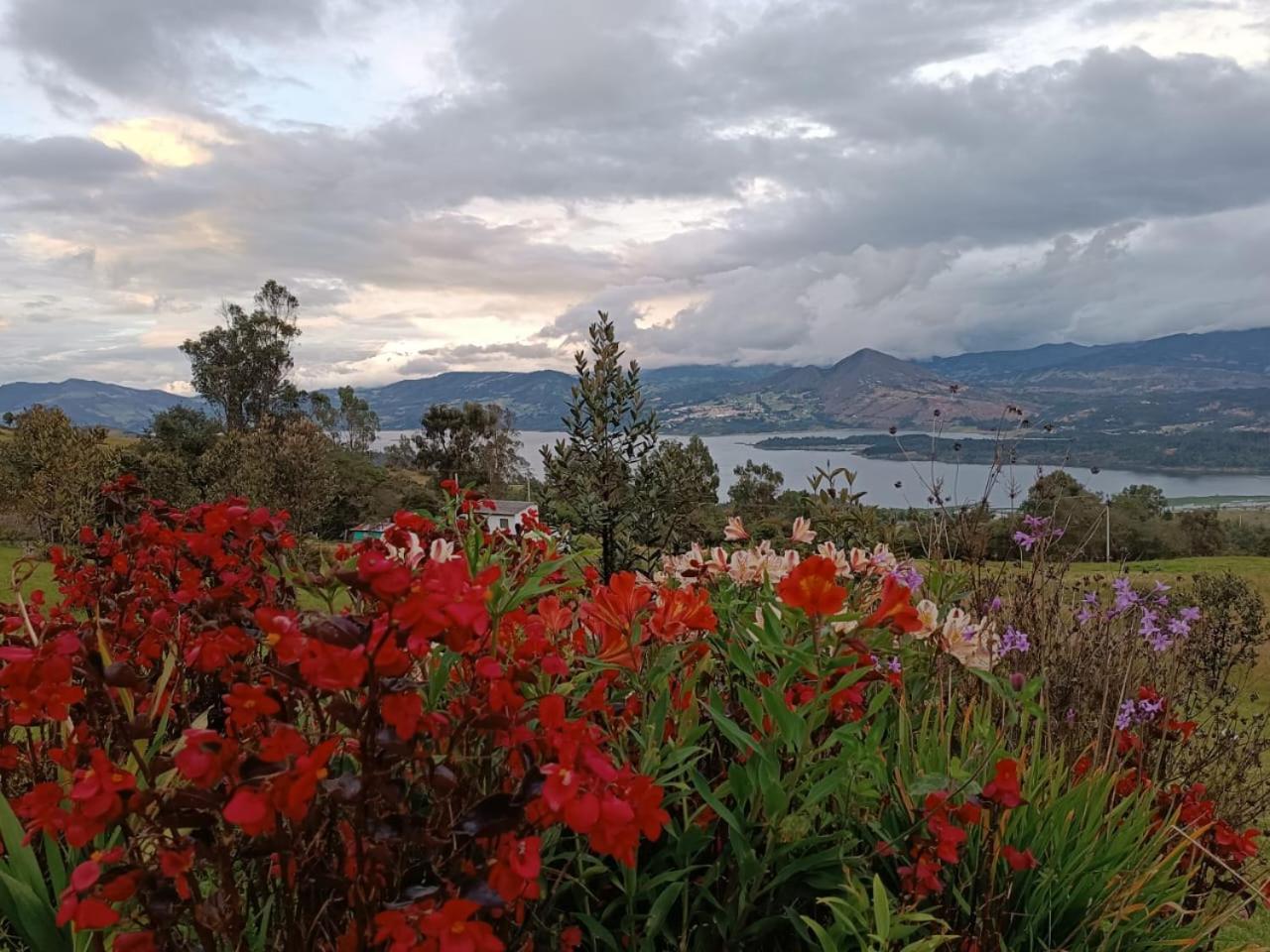 Glamping Hermoso Amanecer Гуатавита Екстериор снимка